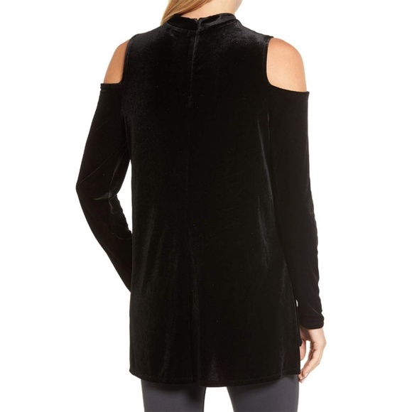 NWT Halogen Velvet Cold Shoulder Top Black - Picture 2 of 3